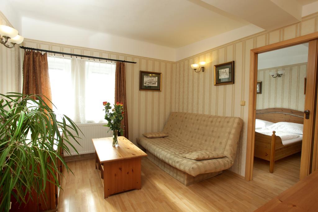 Stekl - Hotel Hrubá Skála
