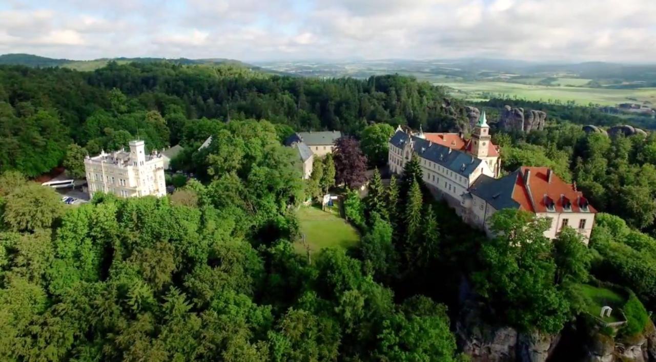 Stekl - Hotel Hrubá Skála